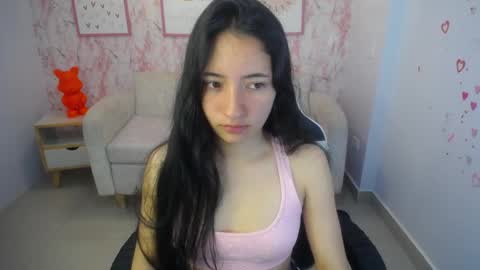 Snapshot of kimberly_thomson_t chatting on 11/05/25, 10:37 kimberly online show from 11/05/25, 10:37