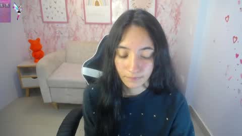 Snapshot of kimberly_thomson_t chatting on 11/24/25, 03:12 kimberly online show from 11/24/25, 03:12