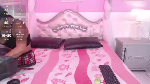 Snapshot of kimberlybale chatting on 06/11/26, 08:18 online show from 06/11/26, 08:18
