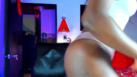 Snapshot of kimberlybanks2 chatting on 12/29/24, 02:17 Kimberly Banks online show from 12/29/24, 02:17