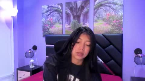 Kimberly Villalobos online show from 11/19/25, 11:32