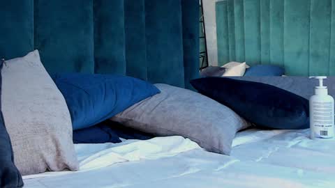 Snapshot of kimblair_ chatting on 12/22/24, 12:49 Kim online show from 12/22/24, 12:49