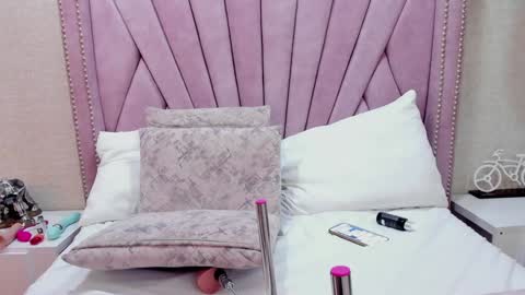 KimBrooks online show from 01/02/25, 02:46