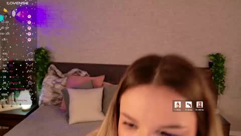 KimEvanss online show from 04/17/26, 11:02