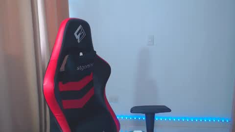 Snapshot of kimflexible_ chatting on 01/23/25, 09:07 Kim 3 online show from 01/23/25, 09:07