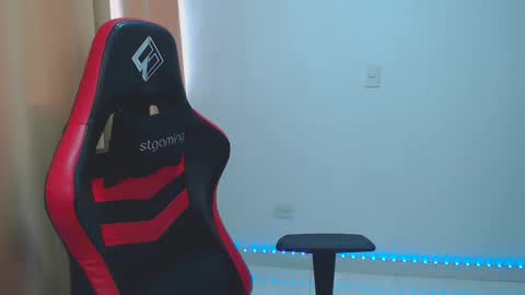 Snapshot of kimflexible_ chatting on 01/28/25, 03:57 Kim 3 online show from 01/28/25, 03:57