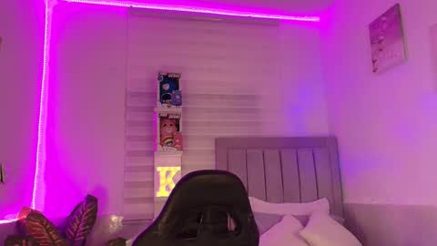 KimGeorgia online show from 10/23/25, 01:27