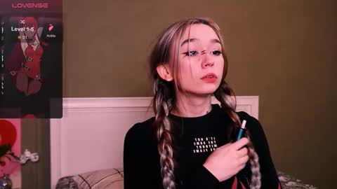 Kimiko online show from 11/27/25, 06:10