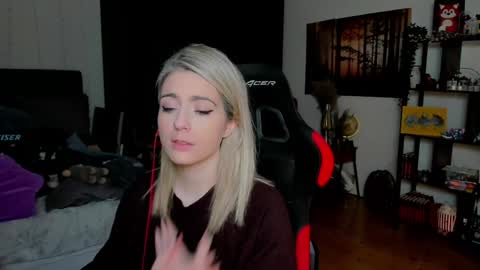 Wolfs Girl online show from 02/20/26, 03:12