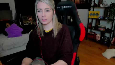 Wolfs Girl online show from 03/14/26, 07:41