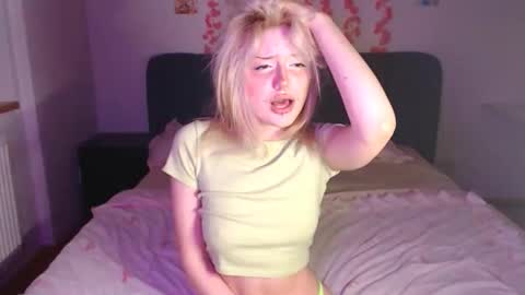 Kimi online show from 04/15/26, 09:37