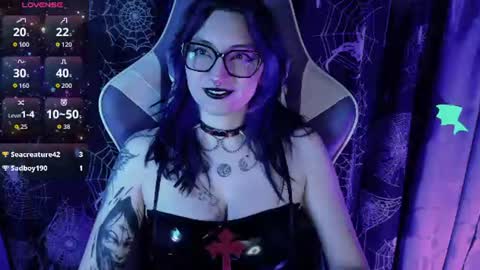 Snapshot of kimlennox__ chatting on 06/19/26, 02:10 Kim Lennox online show from 06/19/26, 02:10