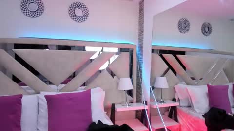 kimluna1 online show from 04/08/26, 11:21