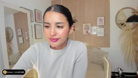 Kim  online show from 01/18/25, 07:37