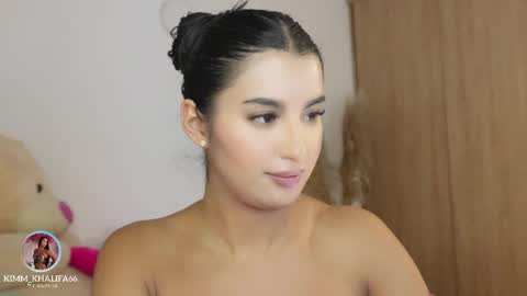 Kim  online show from 04/25/26, 01:30