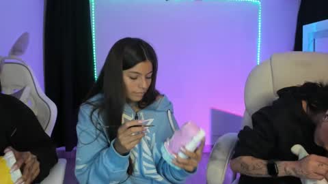 kimmi online show from 12/28/24, 03:04