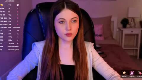Snapshot of kimmie_shine chatting on 05/13/26, 03:53 Your Kimmie follow me online show from 05/13/26, 03:53