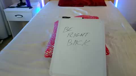 Kimmi Taylor online show from 10/20/25, 10:43