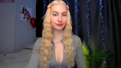 kimmy1_powell online show from 11/04/25, 04:11