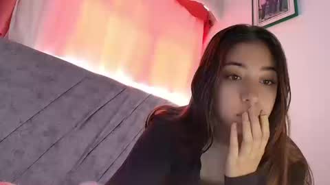 Snapshot of kimmy_veggaa chatting on 09/22/25, 02:41 kimm online show from 09/22/25, 02:41