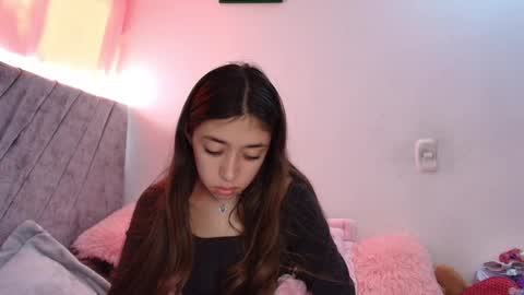 Snapshot of kimmy_veggaa chatting on 09/25/25, 02:21 kimm online show from 09/25/25, 02:21