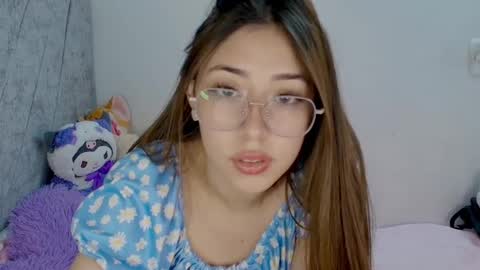 Snapshot of kimmy_veggaa chatting on 10/05/25, 11:02 kimm online show from 10/05/25, 11:02