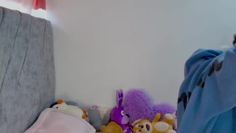 Snapshot of kimmy_veggaa chatting on 10/15/25, 11:54 kimm online show from 10/15/25, 11:54