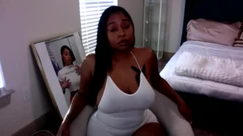 kimmyluxx online show from 02/08/25, 10:08