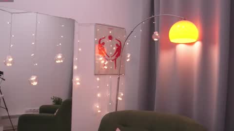 Snapshot of kimplusvibes chatting on 02/05/26, 07:24 online on Wednesday online show from 02/05/26, 07:24