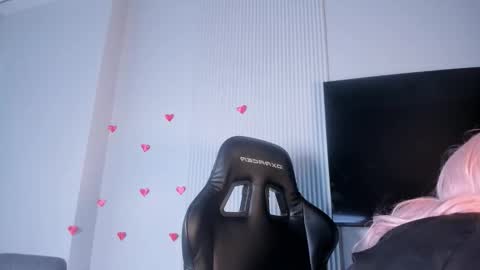 Kimi online show from 02/18/26, 03:13