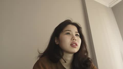 Kimi online show from 04/19/26, 03:06