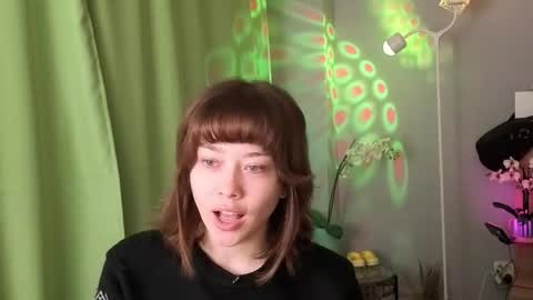 Snapshot of kina_ka chatting on 09/30/25, 12:15 kina_ka online show from 09/30/25, 12:15