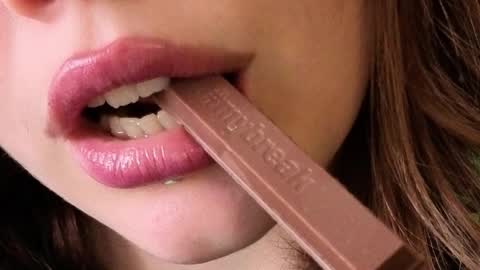 Snapshot of kina_ka chatting on 11/28/25, 04:37 kina_ka online show from 11/28/25, 04:37