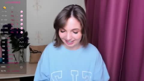Snapshot of kindhazelhere_ chatting on 01/19/25, 12:06 Hazel online show from 01/19/25, 12:06