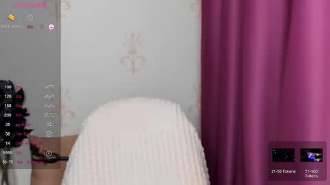 Snapshot of kindhazelhere_ chatting on 01/28/25, 04:18 Hazel online show from 01/28/25, 04:18
