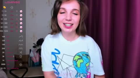 Snapshot of kindhazelhere_ chatting on 03/11/25, 10:51 Hazel online show from 03/11/25, 10:51