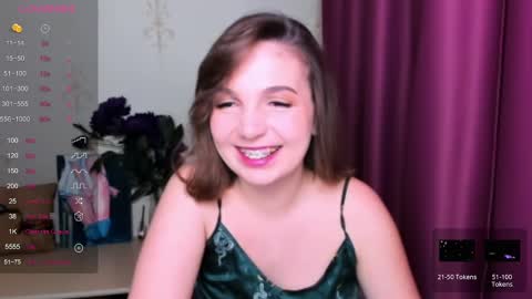 Snapshot of kindhazelhere_ chatting on 03/12/25, 08:10 Hazel online show from 03/12/25, 08:10