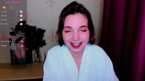 Snapshot of kindhazelhere_ chatting on 09/27/25, 08:25 Hazel online show from 09/27/25, 08:25