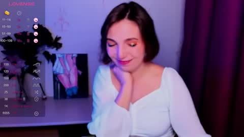 Snapshot of kindhazelhere_ chatting on 10/11/25, 08:46 Hazel online show from 10/11/25, 08:46