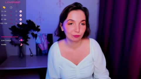 Snapshot of kindhazelhere_ chatting on 10/13/25, 09:37 Hazel online show from 10/13/25, 09:37