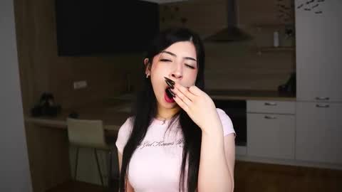 Megan online show from 11/06/25, 04:57