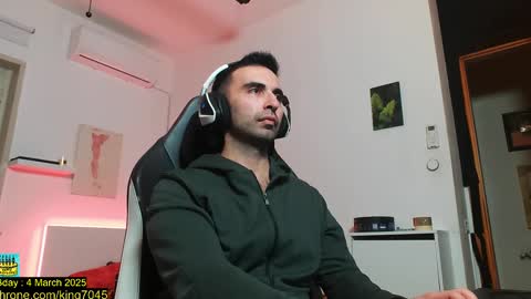 king7045 online show from 02/18/25, 03:32