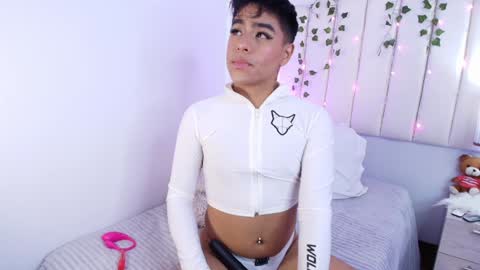 king  help me reach 100 likes online show from 01/03/25, 01:59