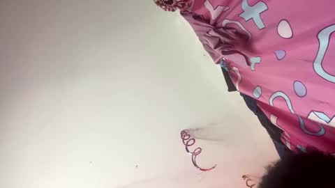 Snapshot of king_chocolate_ chatting on 10/14/25, 09:32 Juan David online show from 10/14/25, 09:32