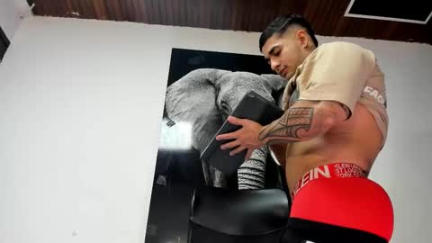 Angel Falconer online show from 10/25/25, 03:58