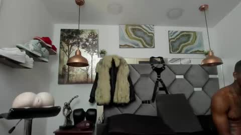 Snapshot of king_fitt_ chatting on 01/28/25, 05:14 HOT MEN BLACK online show from 01/28/25, 05:14