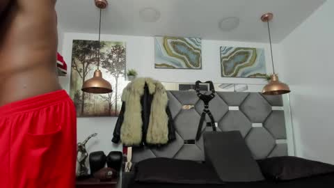 Snapshot of king_fitt_ chatting on 01/31/25, 12:51 HOT MEN BLACK online show from 01/31/25, 12:51