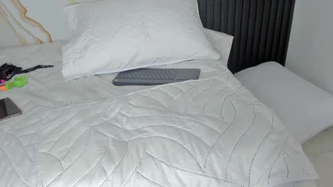 Snapshot of king_lovely_horny chatting on 03/06/25, 09:53 KING online show from 03/06/25, 09:53