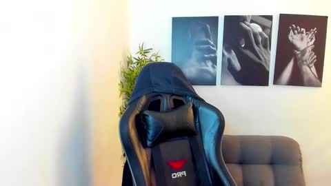 king_of_kings__ online show from 02/01/25, 01:23