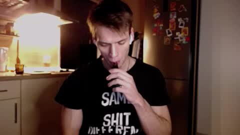 king_pong online show from 12/17/25, 09:54